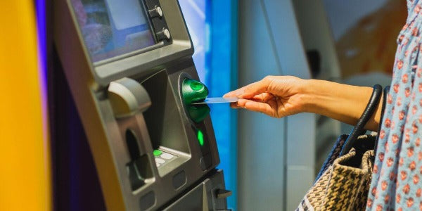Skimming: cos'è e come proteggersi