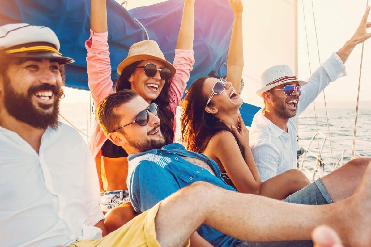 Persone felici in vacanza